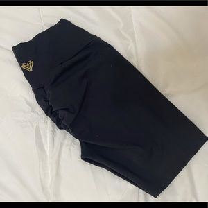 CLS leggings Large black stretchy workout booty scrunch